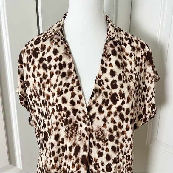 H by Halston Animal Print V-Neck Blouse – Brown & Cream, Collared, Size Medium - Picture 4 of 13